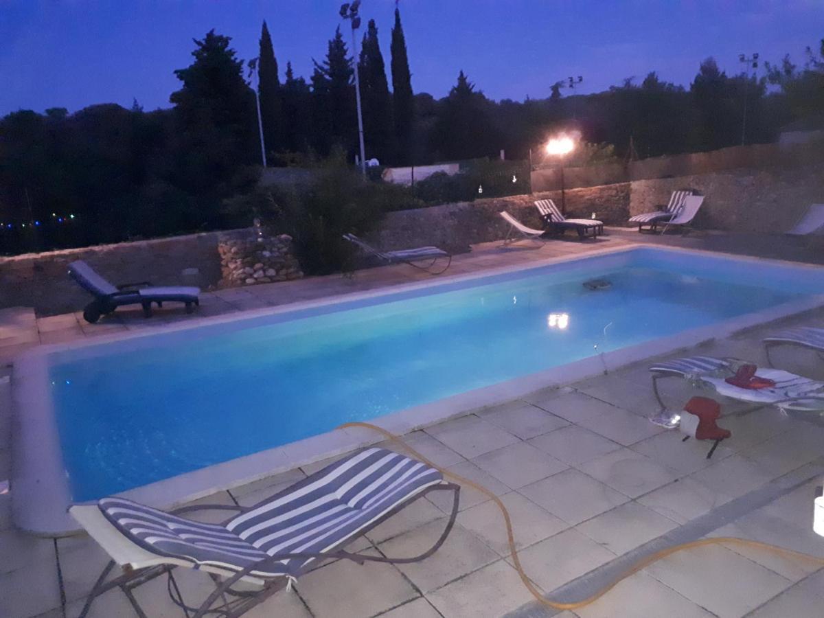 La Medeenne Alairac Bagian luar foto