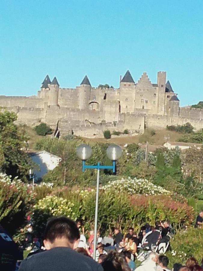 La Medeenne Alairac Bagian luar foto